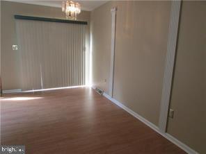 Foto principal - 129 Wimbledon Ct