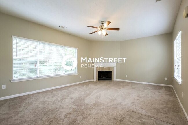 Foto del edificio - 3 Bedroom Pet-Friendly Home in College Park, GA with Main Street Renewal