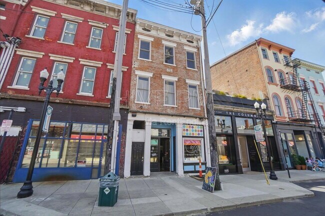 Photo - 107 W Elder St Apartment