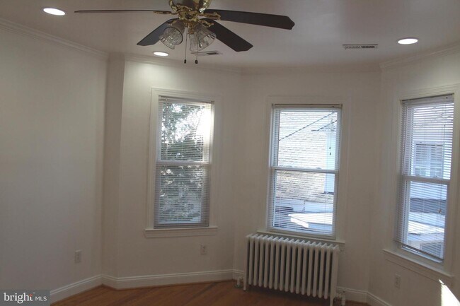 Building Photo - 602 Butternut St NW