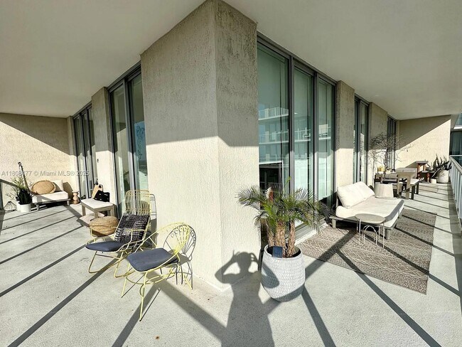 Foto del edificio - 3470 E Coast Ave