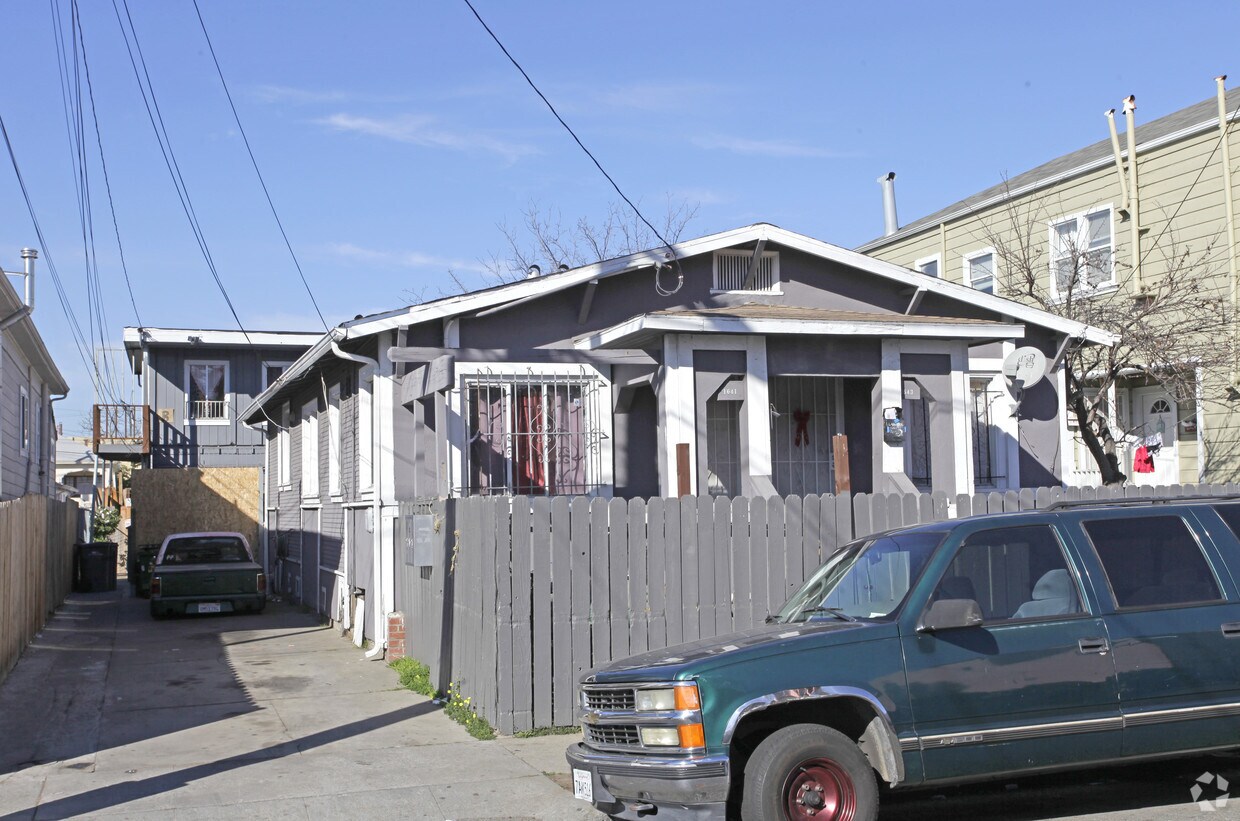 Primary Photo - 1641-1645 47th Ave