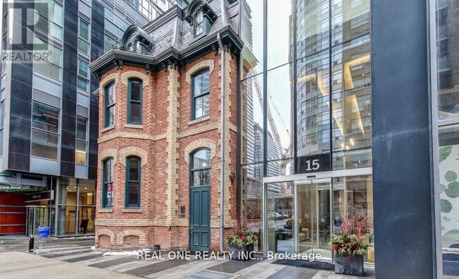 Building Photo - 15 Grenville St