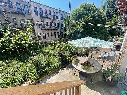 Foto del edificio - 18-30 Madison St