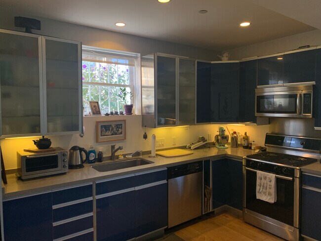 Kitchen - 780 Dolores St