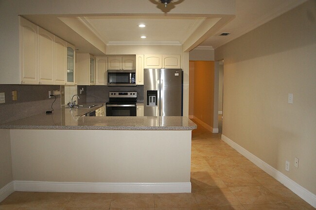 Foto del edificio - Great location close to parks and 595. les...