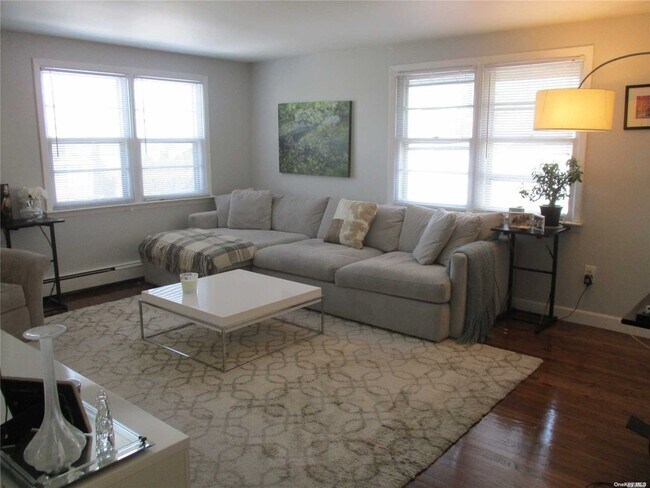 Building Photo - 30 Mohegan Ave