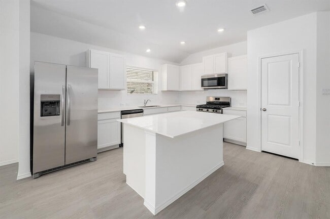 Building Photo - 105 Arbordale St