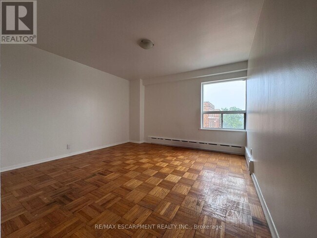 Photo du bâtiment - 405 - 325A JAMES STREET S
