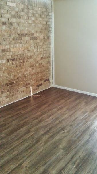 Building Photo - 2121 Handley Dr
