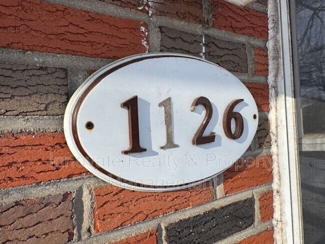 Foto del edificio - 1126 Sunset Ln