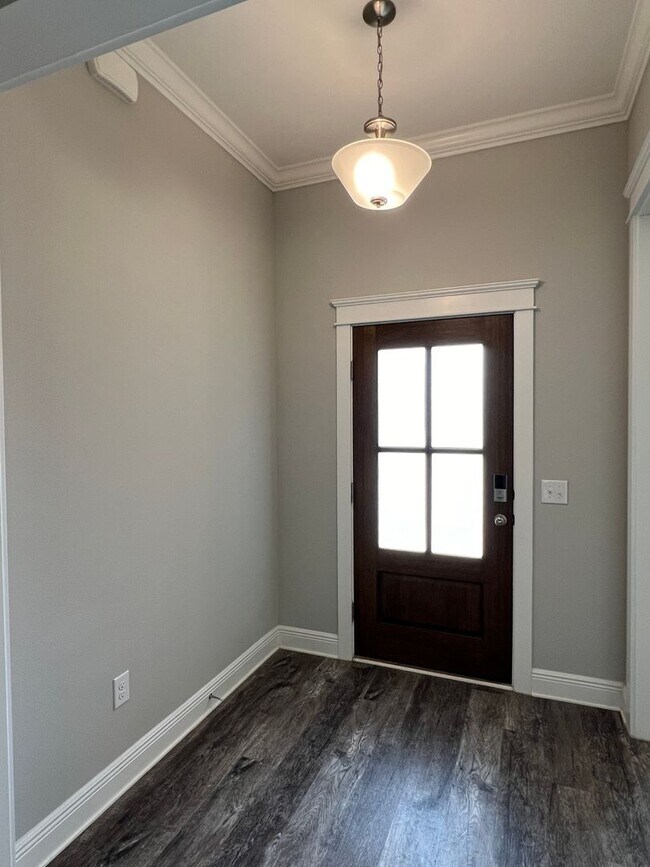 Foto del edificio - Stunning 4 Bedroom