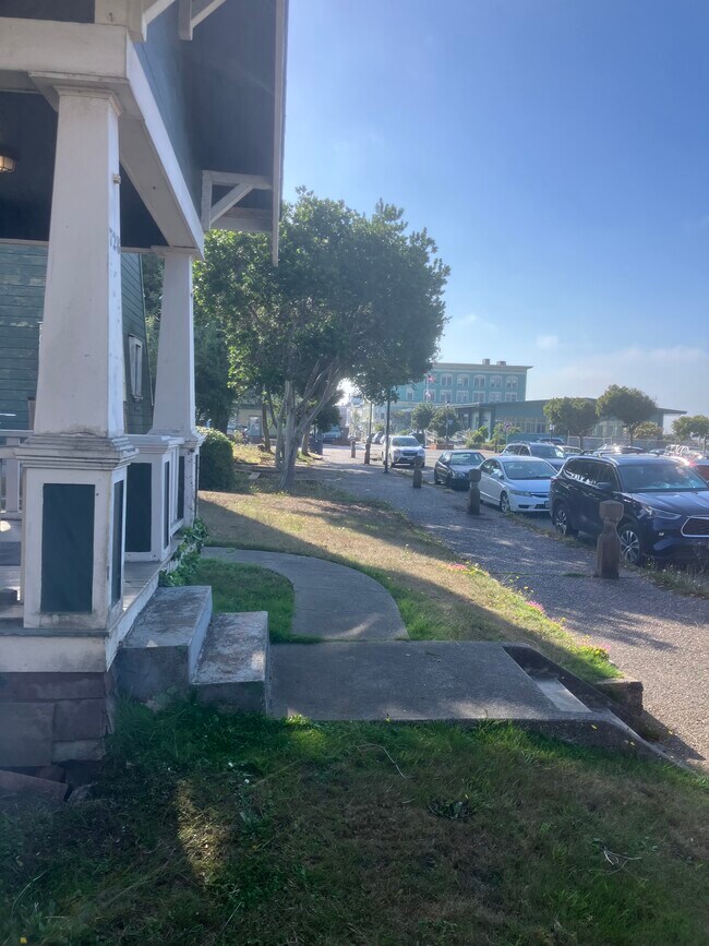 Foto del edificio - 728 2nd St