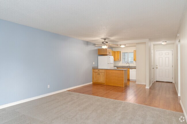 2 habitaciones, 1 baño, 850 pies cuadrados, sala de estar - Autumn Oaks