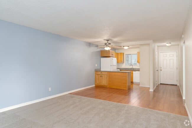 2BR, 1BA - 850SF - Living Room - Autumn Oaks