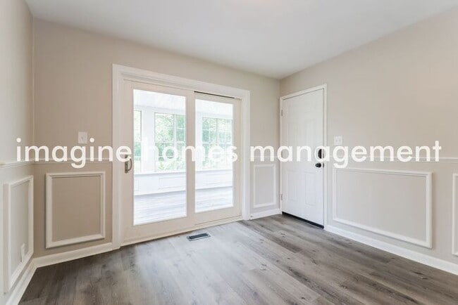 Building Photo - Delightful Split-Level Home in Fairfield! ...