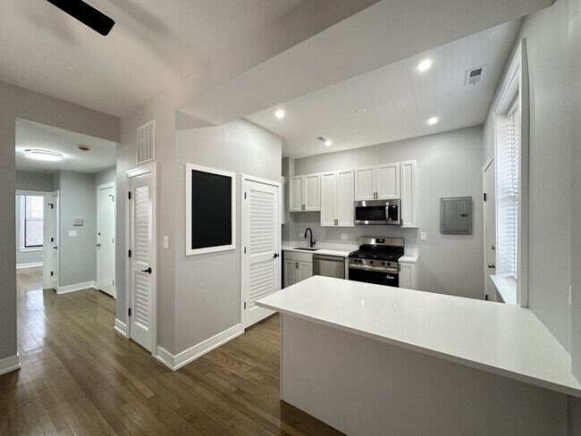 Foto del edificio - 3828 N Wilton Ave