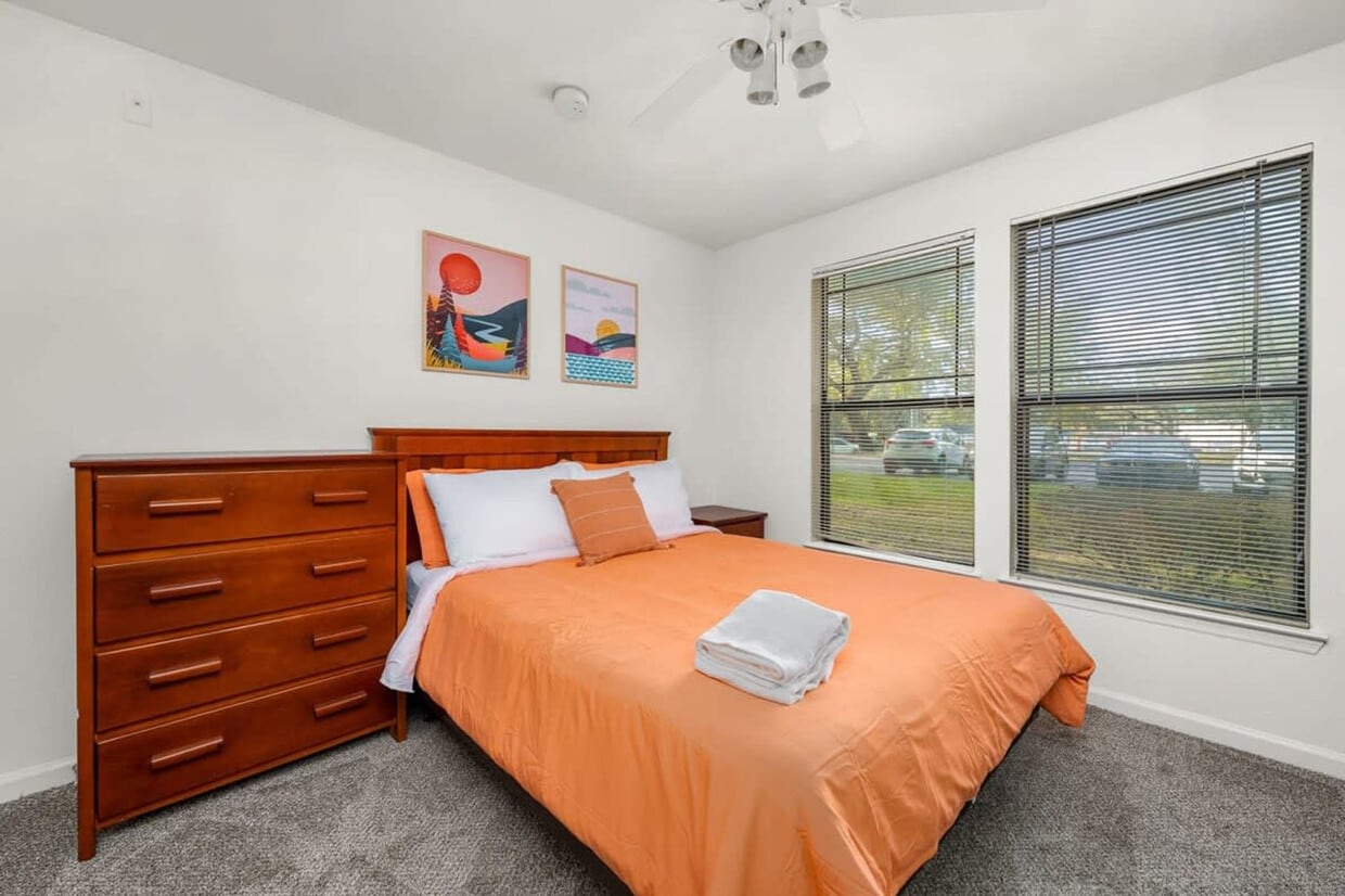 Foto principal - 2505 Livingston Ave
