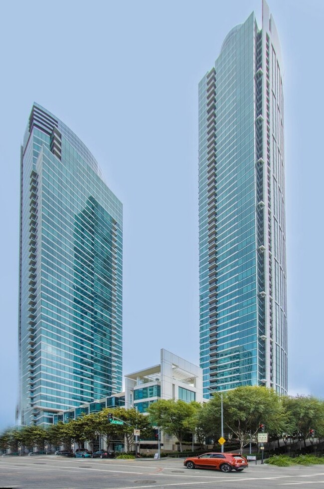 Building Photo - 425 1st St