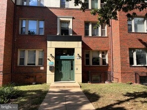 Building Photo - 1218 Perry St NE