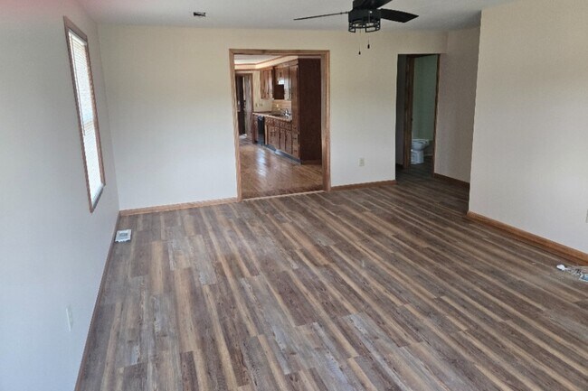 Foto del edificio - 24014 Farm Road 2012
