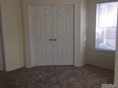 Building Photo - 460 Chelsea Dr