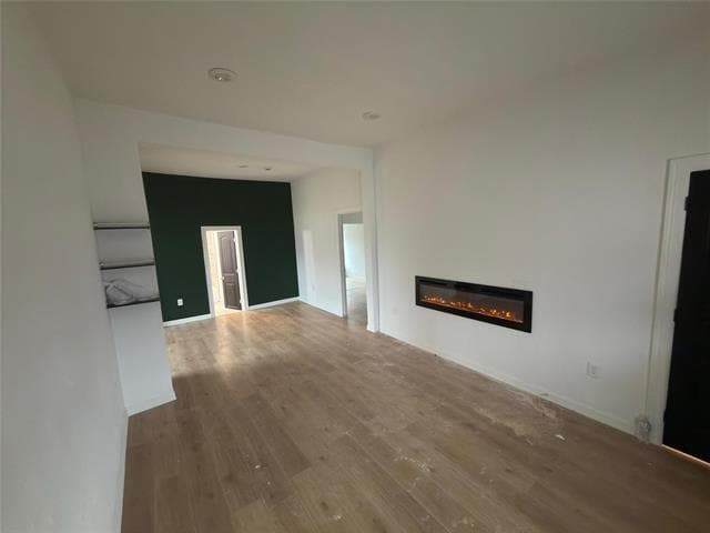 Building Photo - 216 W 9th St