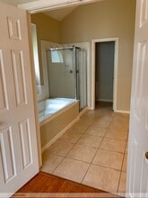 Building Photo - 202 Windrift Ct