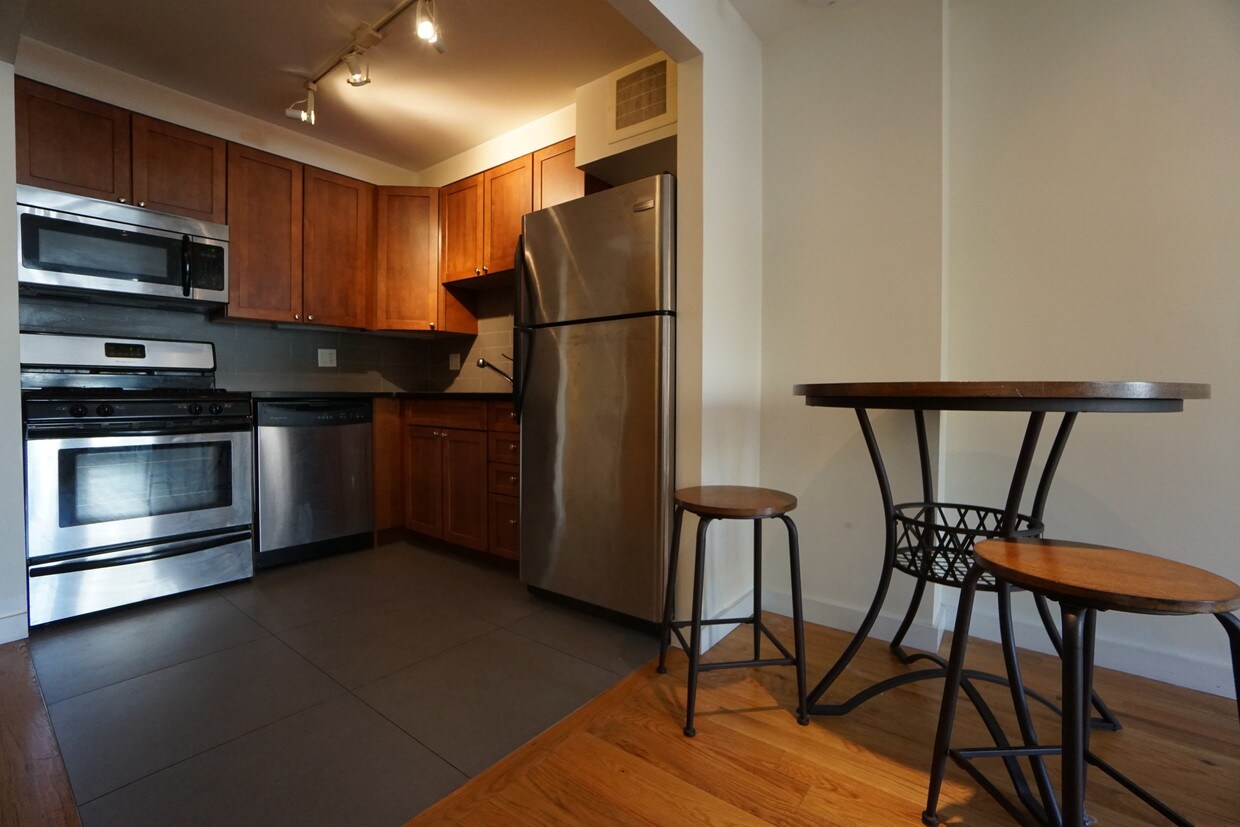 Primary Photo - 196 Stanton St