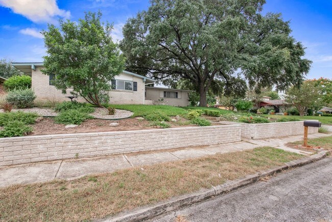 Building Photo - 4402 Bikini Dr San Antonio TX 78218