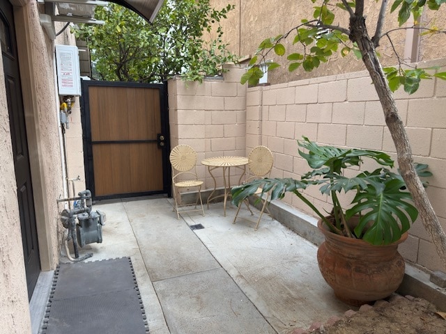 Foto del edificio - 18415 Tuba St