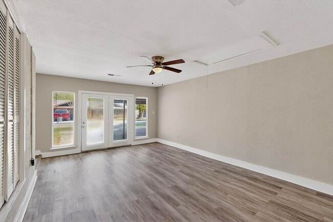 Building Photo - Cozy Living Near Rockwall Lake