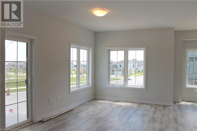 Building Photo - 124 Compass Trail