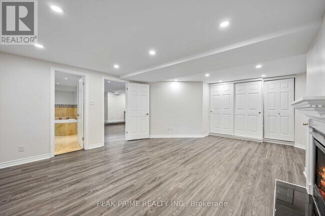 Building Photo - 211 Glendora Ave