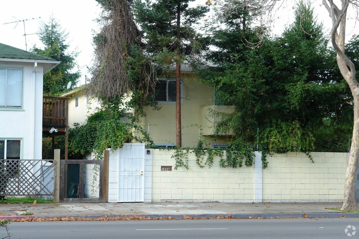 Primary Photo - 1654 San Pablo Ave