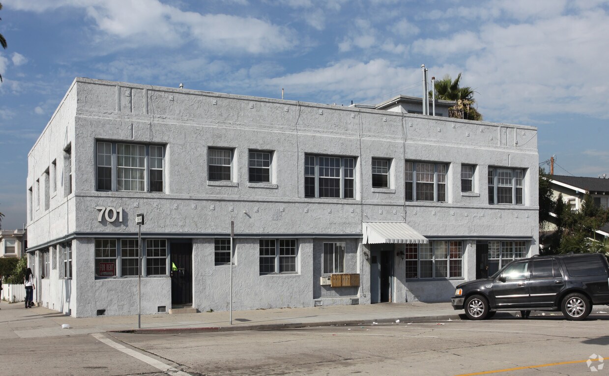 Primary Photo - 701 Linden Ave