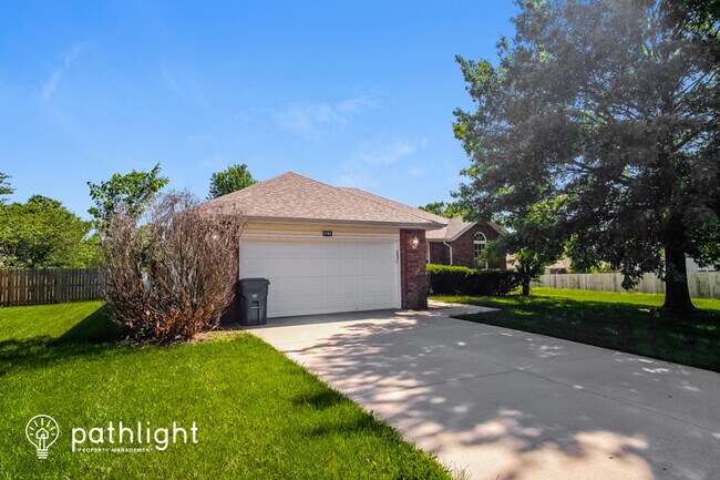 Building Photo - 3702 West Riverside Street, Springfield, M...