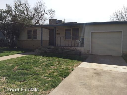 Primary Photo - 1204 E Century Ave