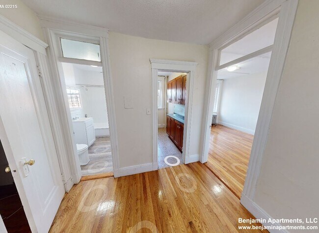 Building Photo - 1185 Boylston St