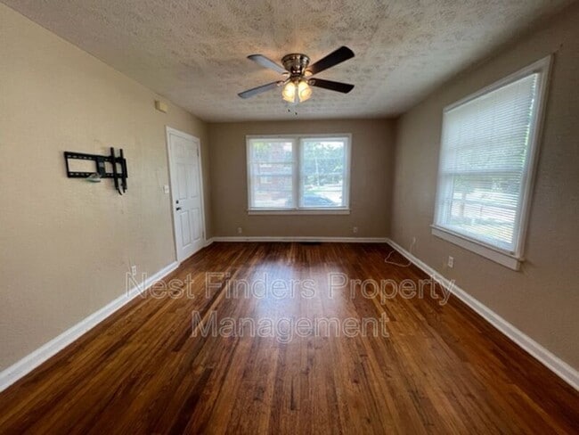 Building Photo - 2614 College St