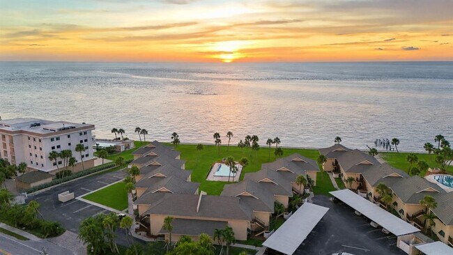 Foto del edificio - 4660 Ocean Blvd