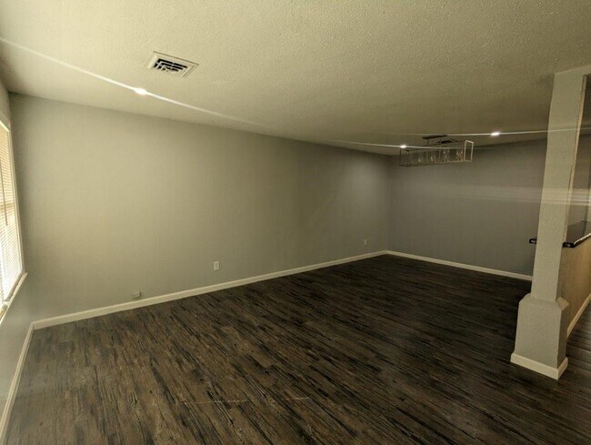 Foto del edificio - 612 Sunset Ln