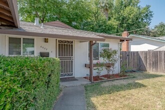 Building Photo - 6033 Westbrook Dr