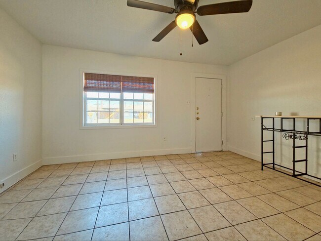 Foto del edificio - MOVE IN SPECIAL! Cozy 2 Bedroom Home
