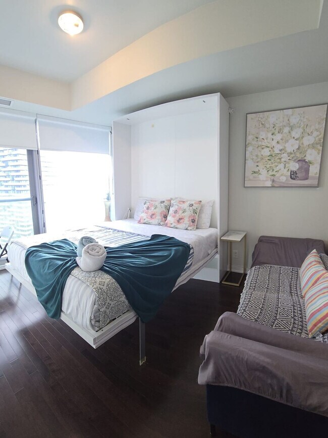 Building Photo - 14 York St