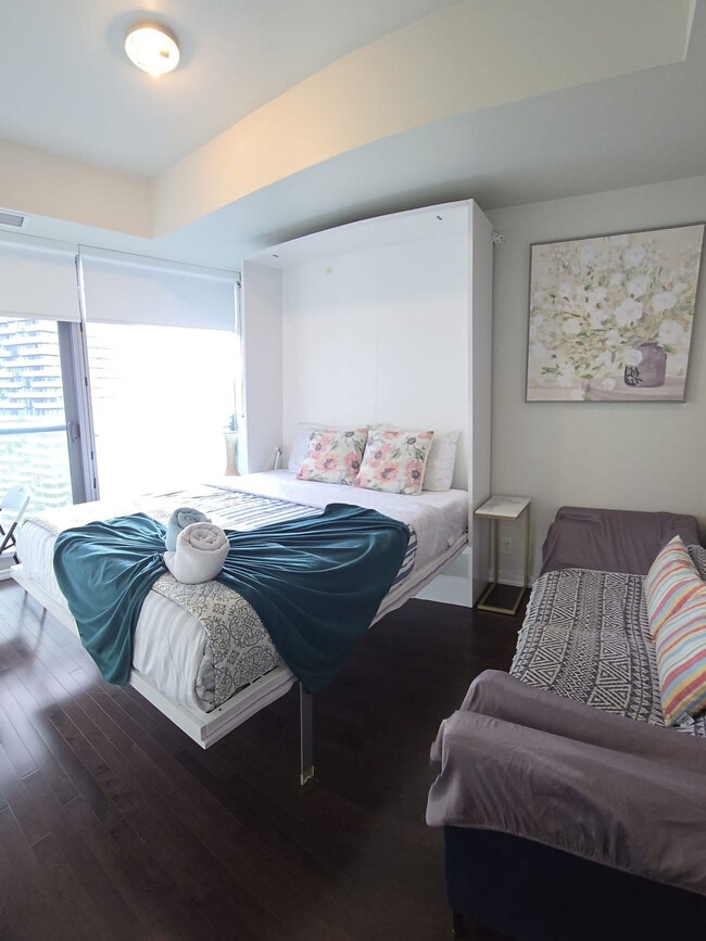 Building Photo - 14 York St