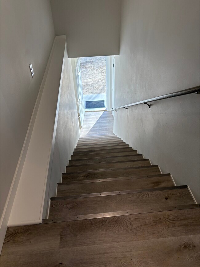 Foto del edificio - 2210 Arden Ct N