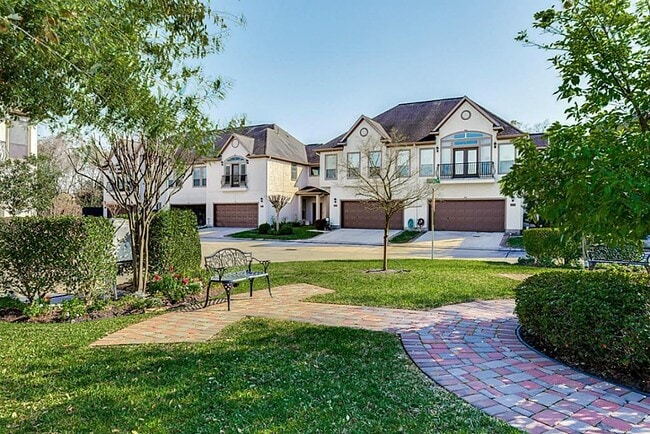 Building Photo - 13811 Cady Ct