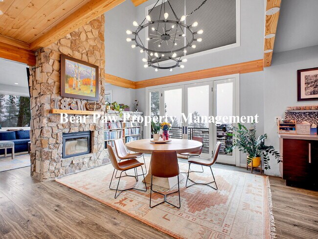 Foto del edificio - "Spacious 5-Bed Retreat with 3.5 Baths on ...