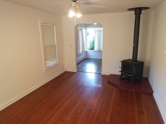 Foto del edificio - Freeland 2 Bedroom, 1 Bathroom